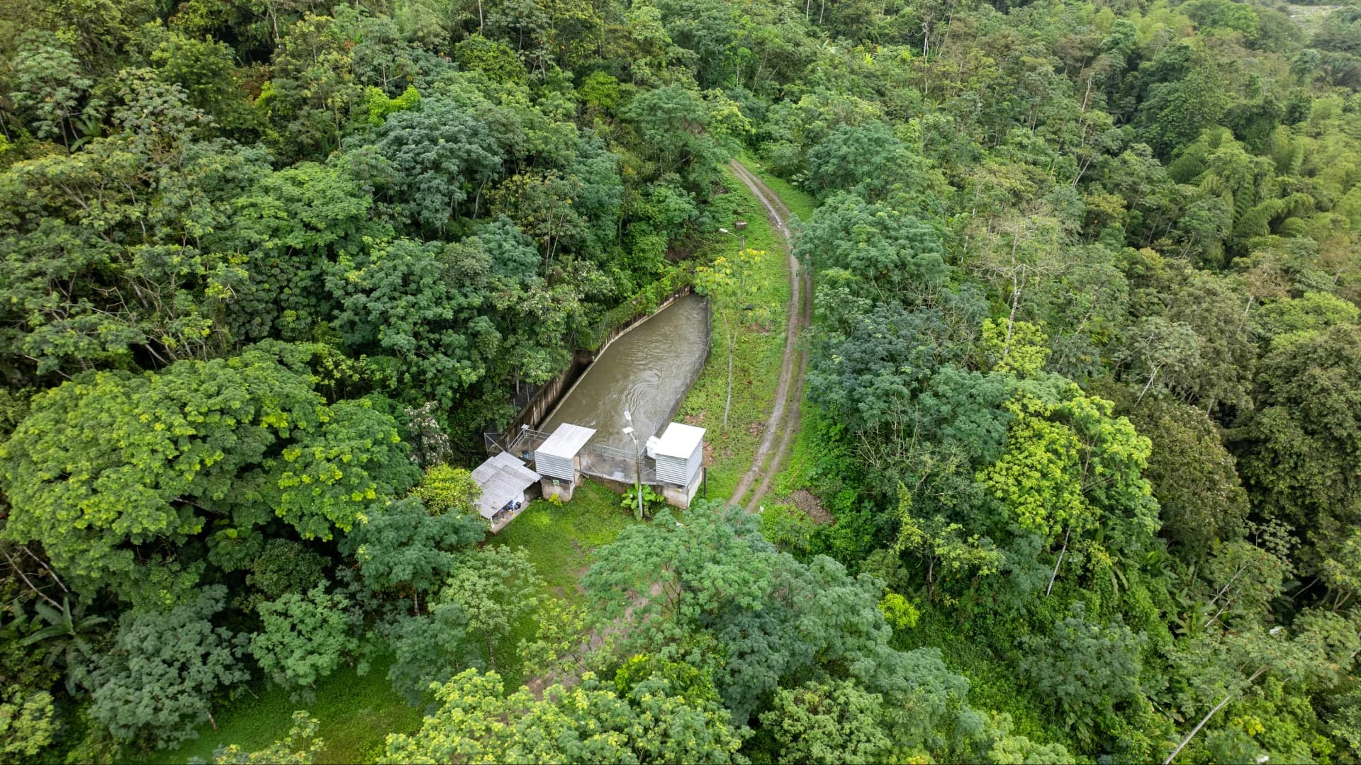 Casa de máquinas de la central Hidrotambo